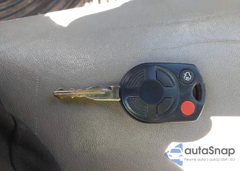 2008 Ford Escape Hybrid z USA, uszkodzony, nr VIN 1FMCU59H48KB82904